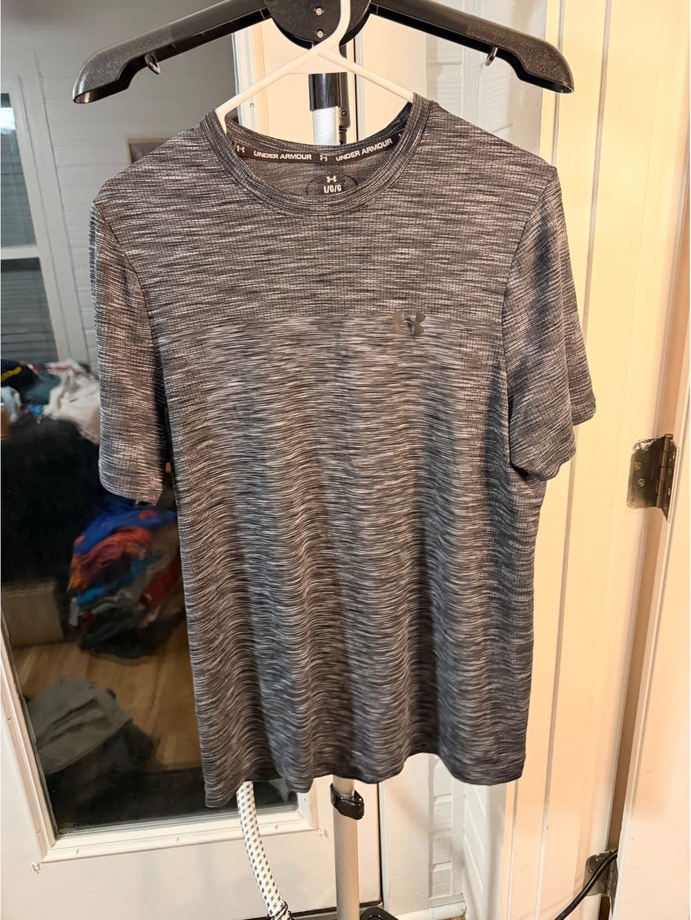 Under Armour Gray Space Dye Athletic T Shirt